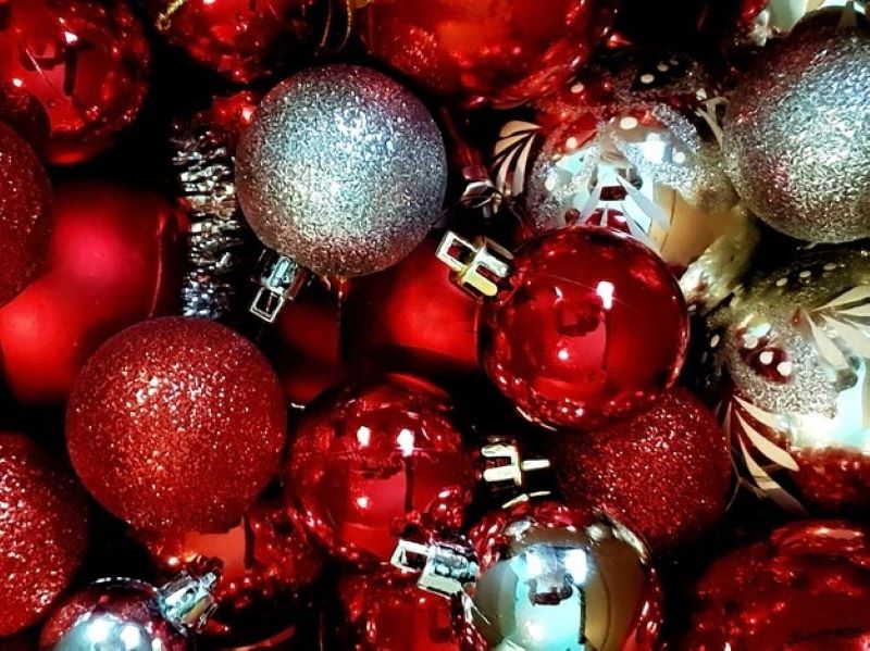 Making the Holidays Magical: Creative Ideas for DIY Christmas Decorations